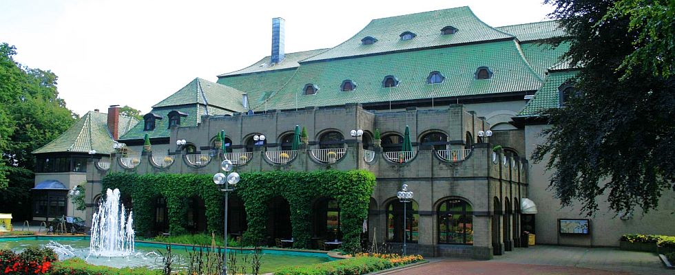 Kaiser-Friedrich-Halle in Mönchengladbach in der Nähe von Rechtsanwalt Bruchmann