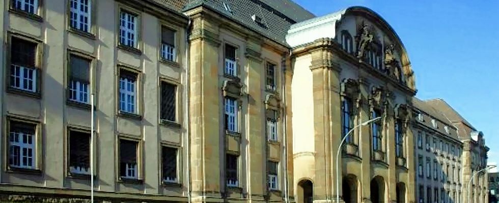 Außenansicht des Landgerichts Mönchengladbach – Standort der Rechtsanwalts Kanzlei Bruchmann
